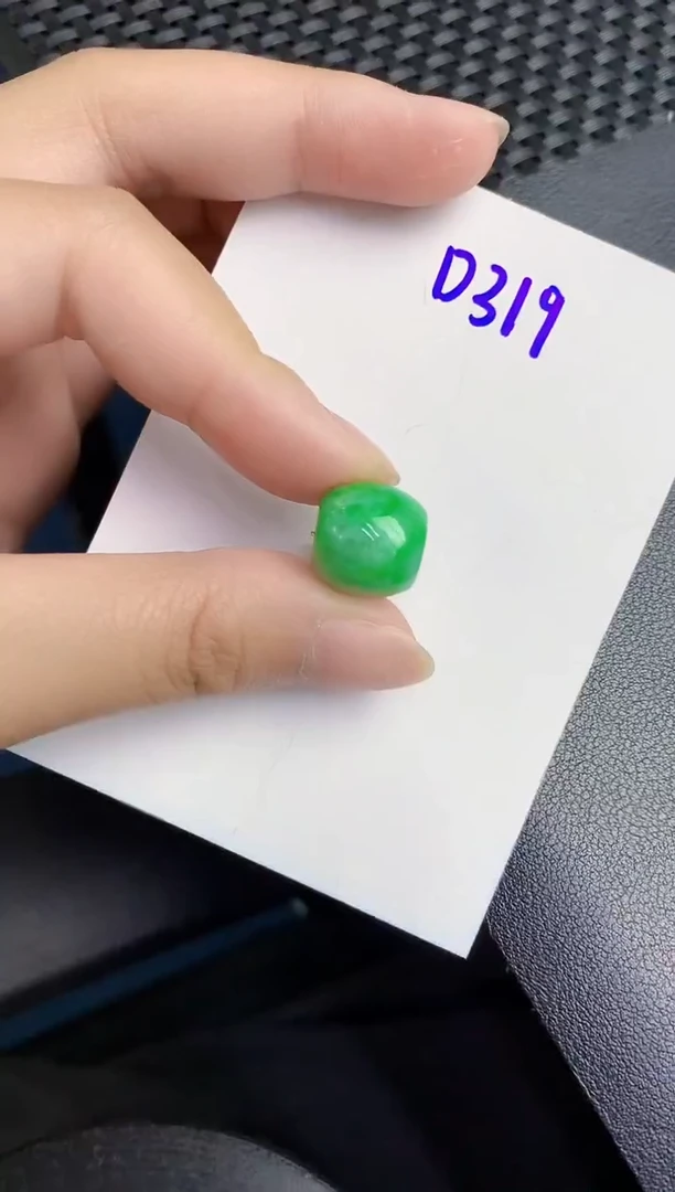 翡翠未镶嵌颈饰000000000