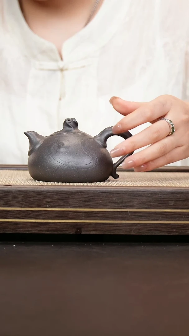 茶壶紫砂天青泥 惊涛壶  张玲玲
