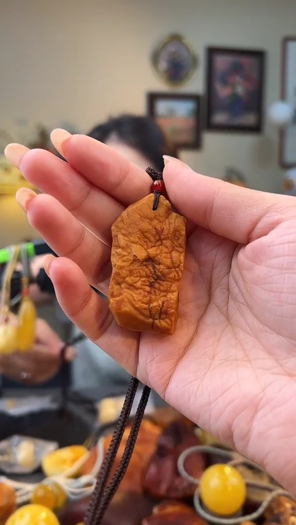 琥珀颈饰未镶嵌吊坠