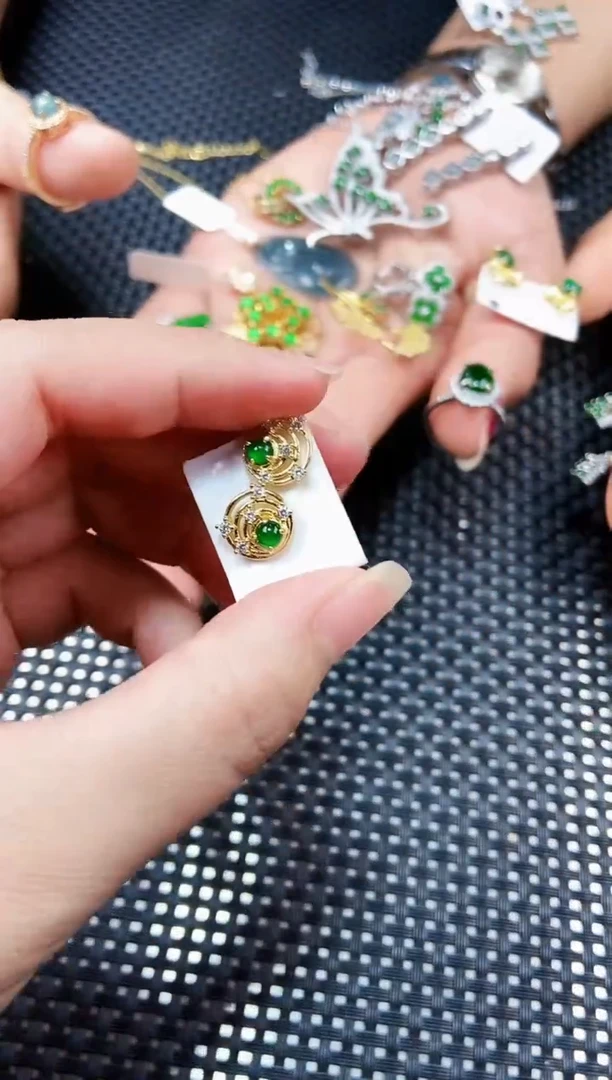【闪购商品】翡翠耳饰未镶嵌111111111