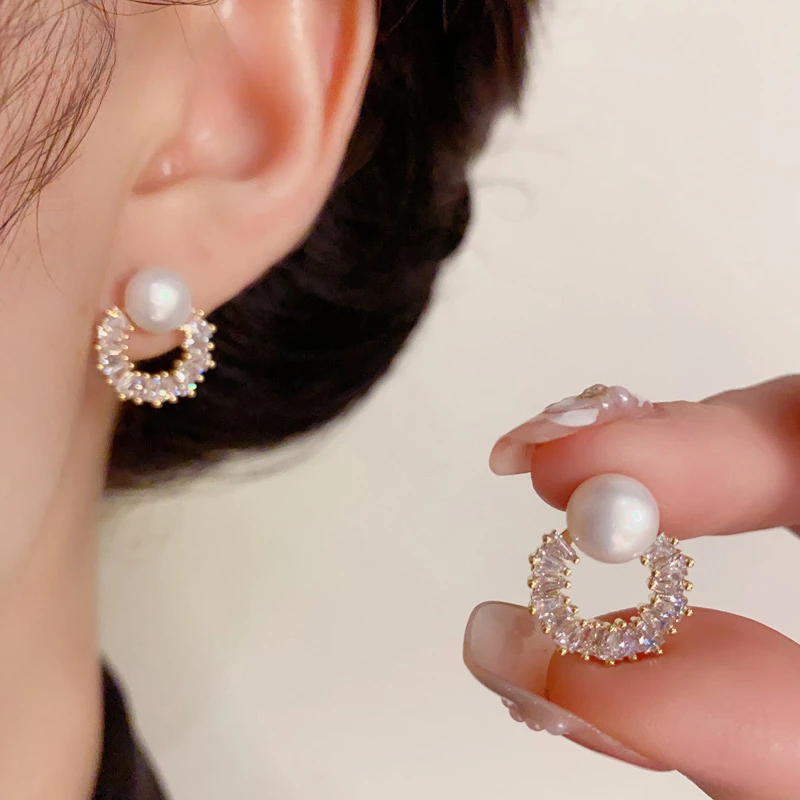 925银针贝珠锆石耳饰高端奢华精致百搭新款时尚珍珠锆石圆形耳钉