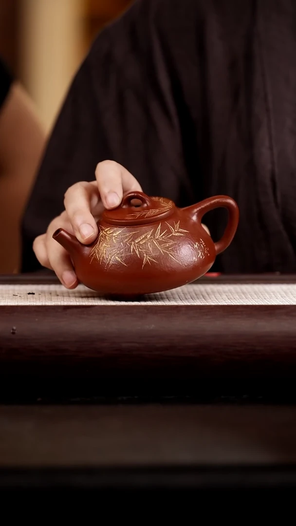 茶杯紫砂蒋工堂 大红袍 刻绘 石瓢