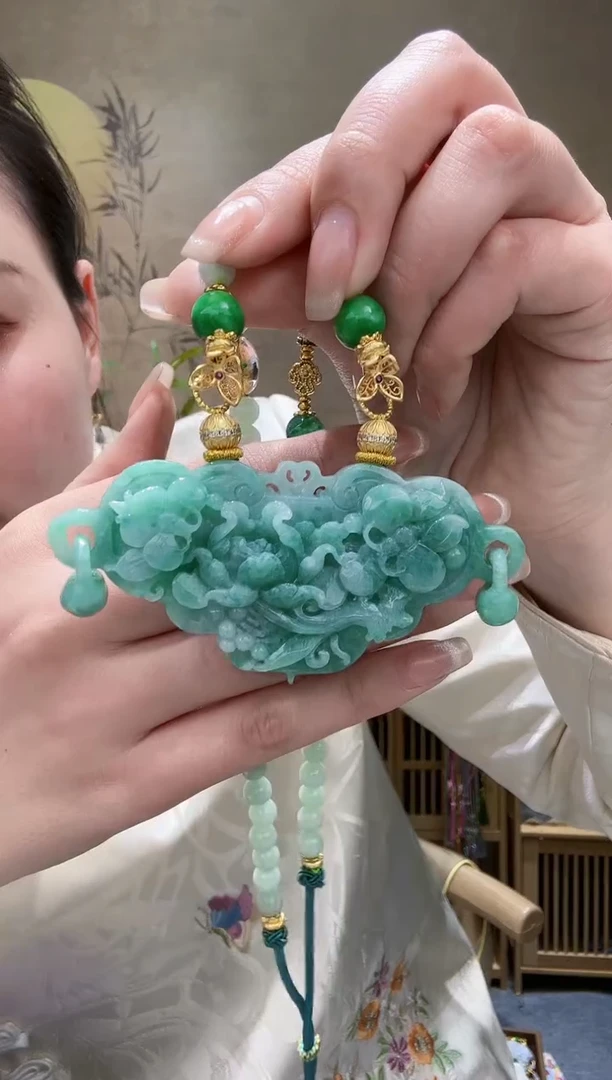 【闪购商品】翡翠颈饰未镶嵌吊坠