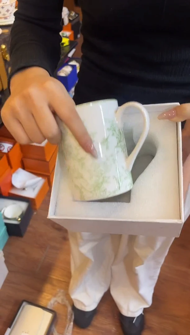 杯鸿辉家品牌瓷器，京东包邮！