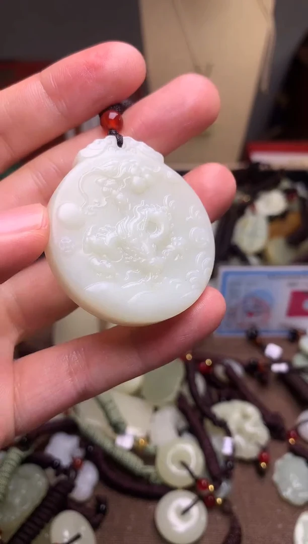 颈饰未镶嵌和田玉新疆料青海料清水和田玉吊坠