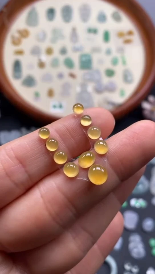 翡翠未镶嵌颈饰10颗冰黄翡蛋面/芬