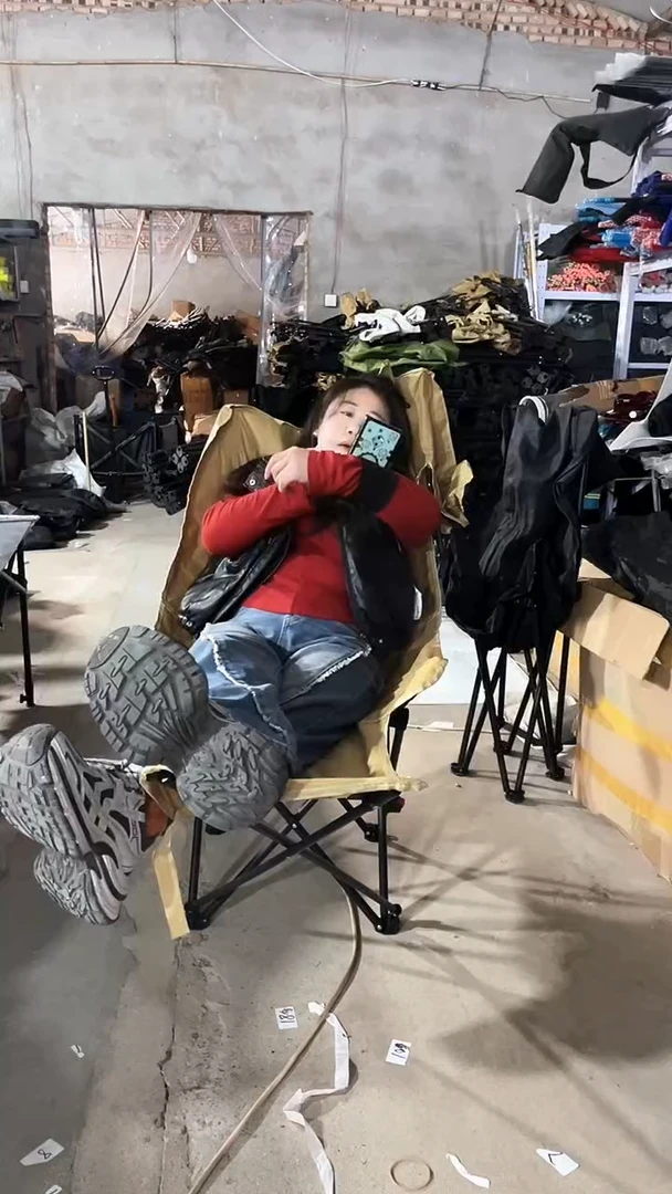 铁带腿托 可调节 不可拆卸 颜色随机