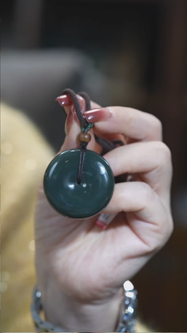 颈饰未镶嵌和田玉平安扣