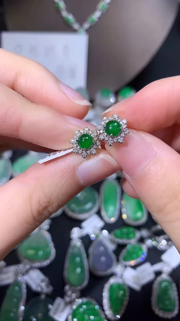 翡翠18K金镶嵌吊坠(不含链)耳钉