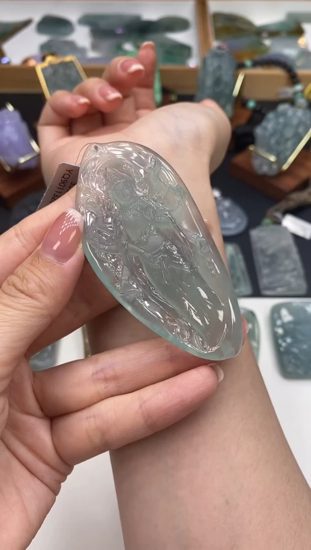 颈饰未镶嵌翡翠千手