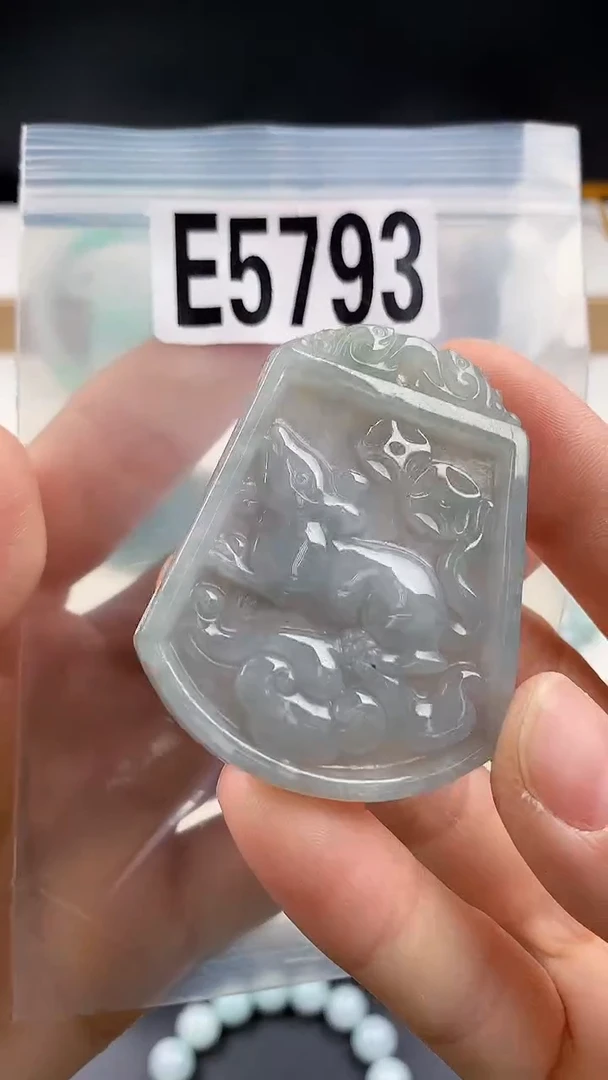 颈饰未镶嵌翡翠天然翡翠吊坠挂件