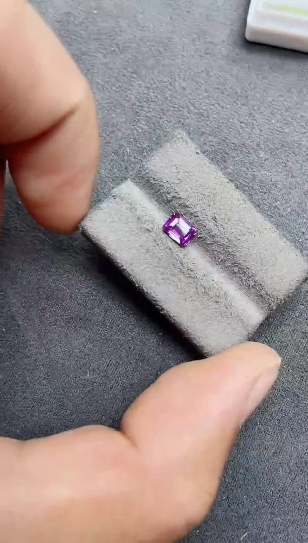 裸石彩色蓝宝石1.04ct