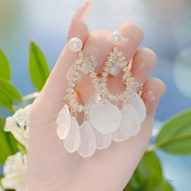 铜合金亚克力耳饰 耳饰春天超仙水滴花瓣甜美流苏中长白色耳环