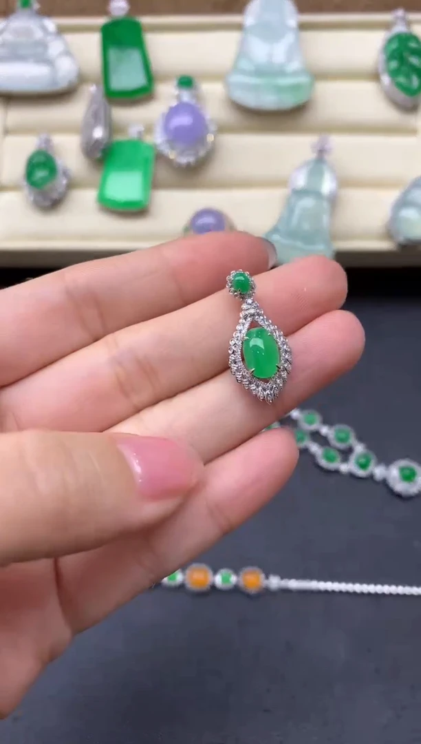 【闪购商品】翡翠颈饰18K金镶嵌220中国好珍宝