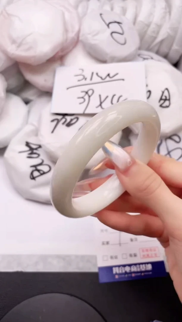 【闪购商品】和田玉手镯未镶嵌5K132-59