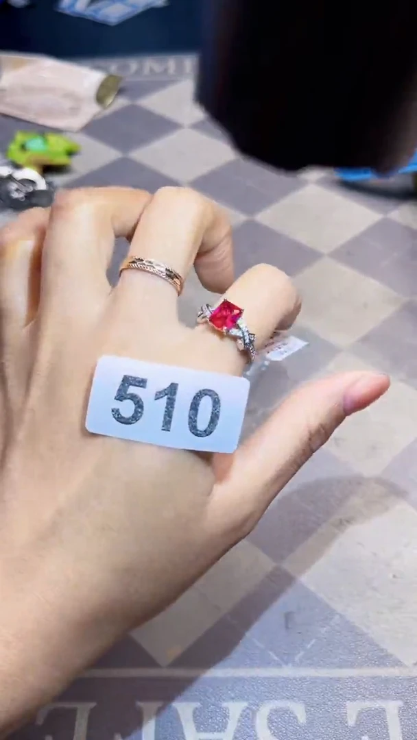 非金属无如图所示时尚饰品