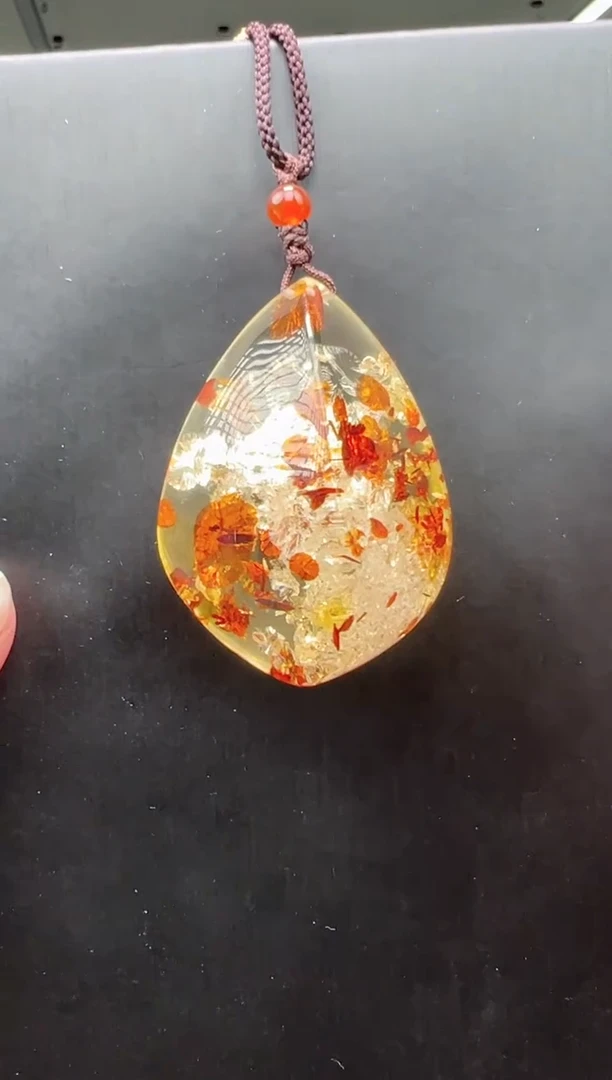 琥珀颈饰未镶嵌吊坠