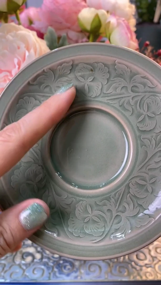 【闪购商品】微瑕900109手工牡丹杯托 正面矿点