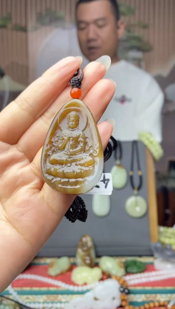 颈饰未镶嵌和田玉拍一发一