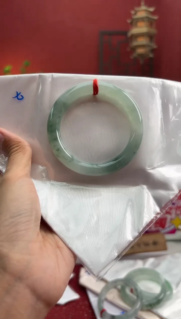 未镶嵌手镯（圆镯）翡翠翡翠手镯