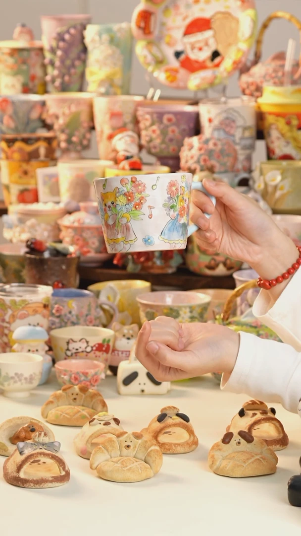 摆件陶景德镇釉下彩手绘设计师款陶瓷