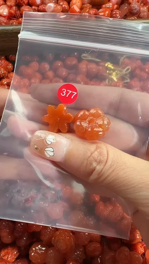 颈饰未镶嵌南红玛瑙1