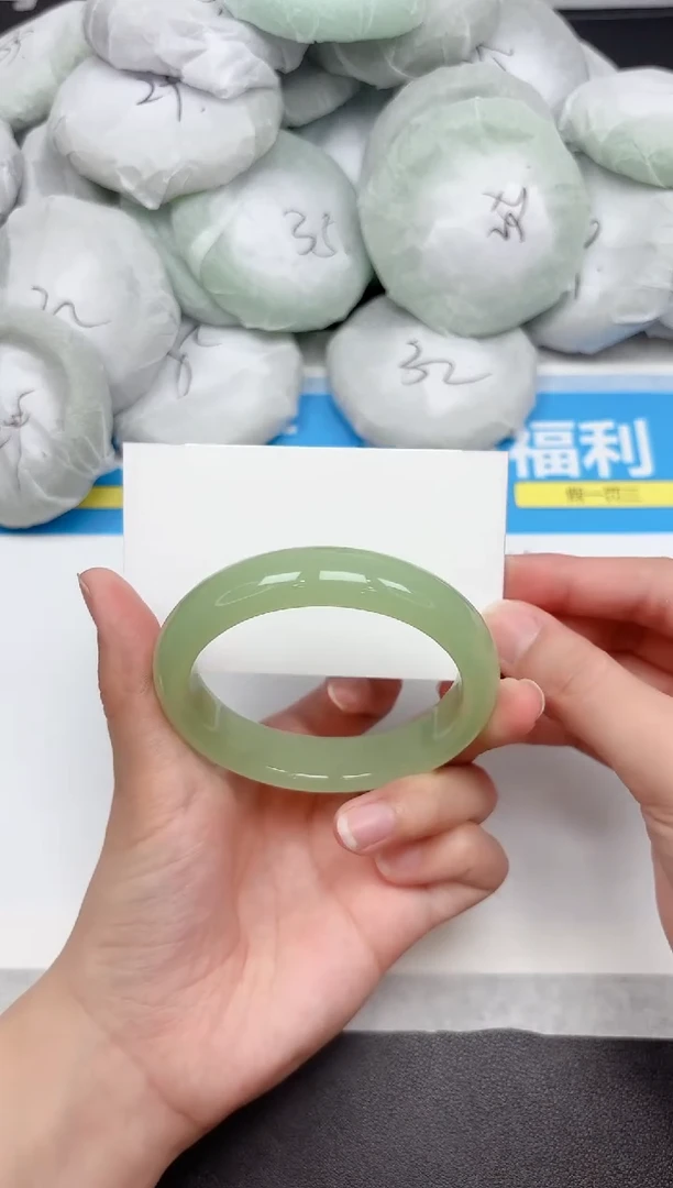 未镶嵌手镯石英质玉90-56.3