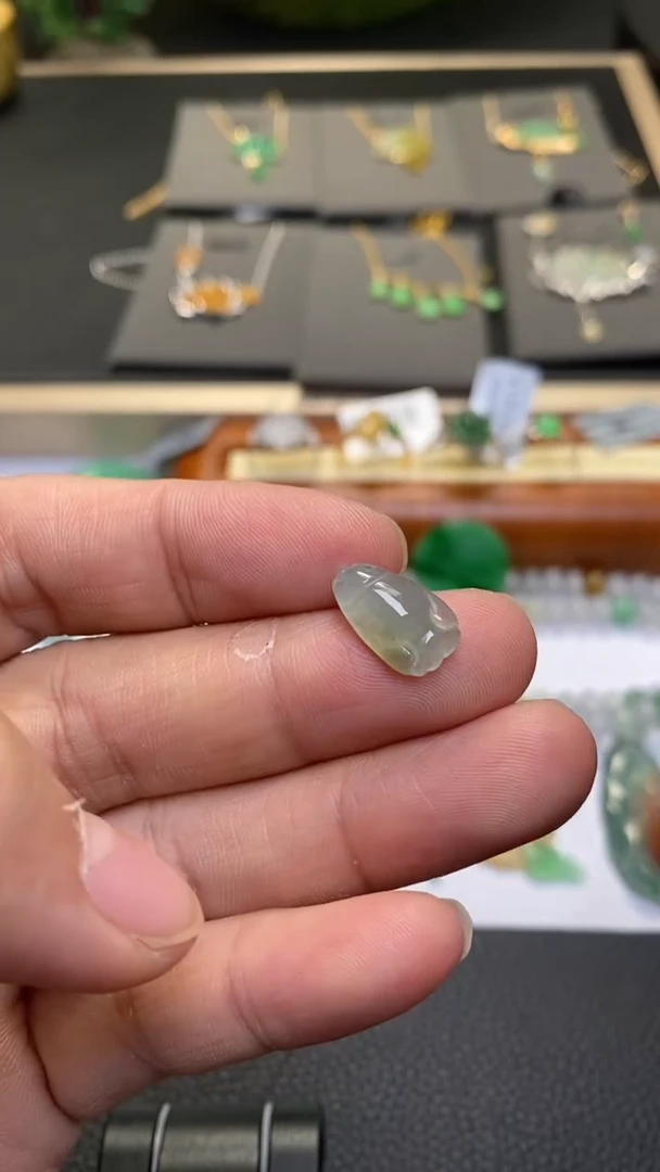 颈饰未镶嵌翡翠净货35112