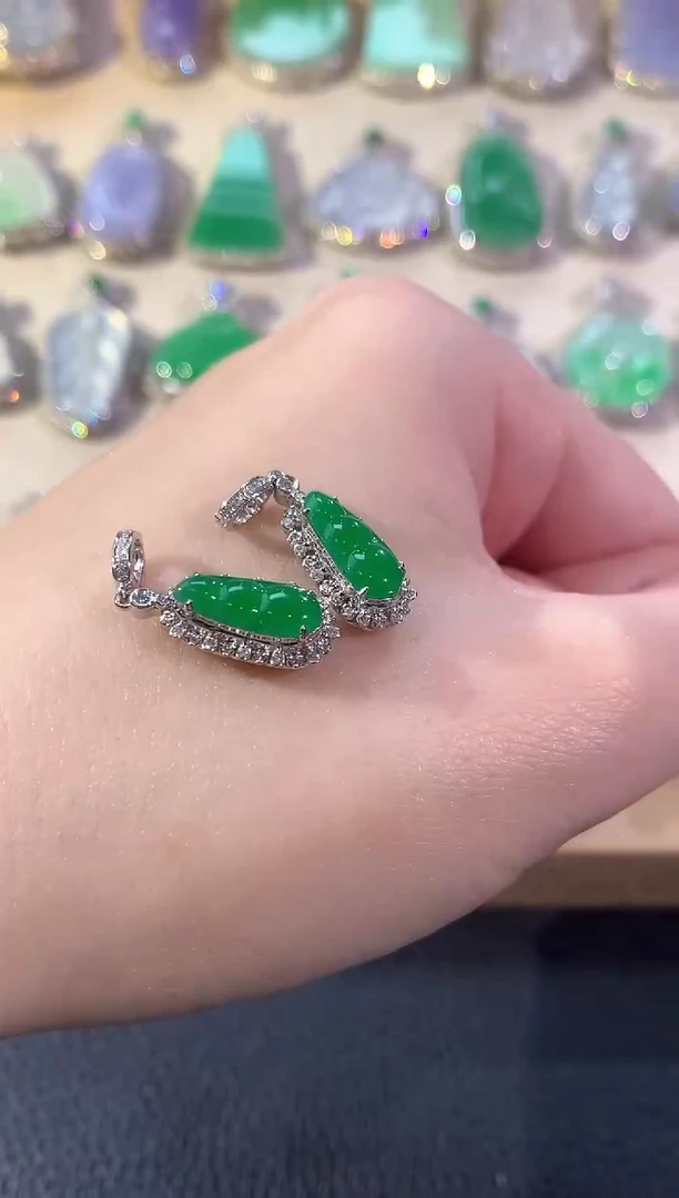 吊坠(不含链)18K金镶嵌翡翠冬日珠宝多样性发货一件Q36