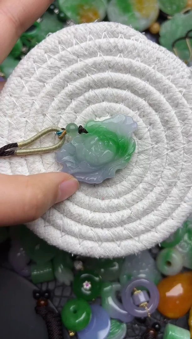 颈饰未镶嵌翡翠缅甸翡翠吊坠