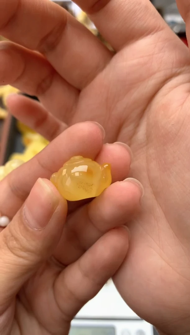 【闪购商品】琥珀珠宝奇石未镶嵌096琥珀蜜蜡花粉有纹小坑介意勿拍