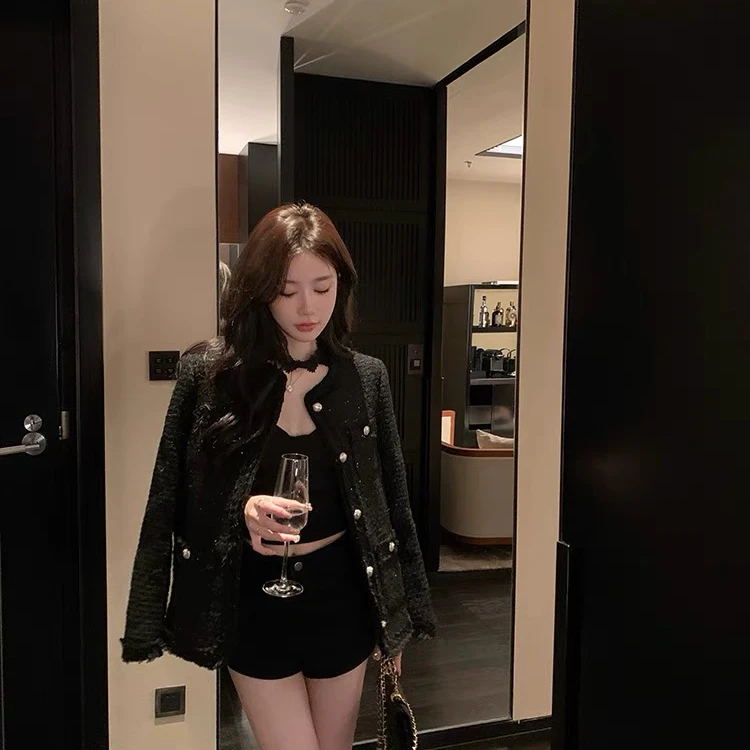 【宝藏】大码小香风套装女秋冬气质设计高级感外套短裤两件套