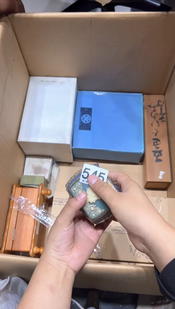 瓷片熊****经545............