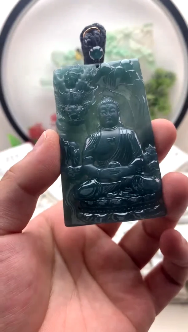 颈饰未镶嵌翡翠大日如来