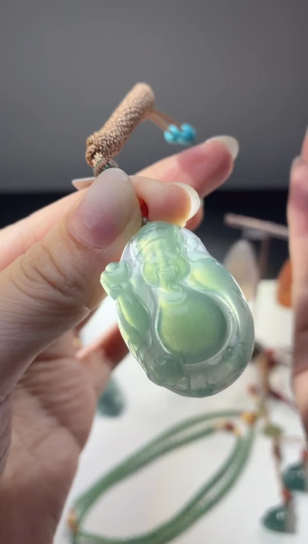 颈饰未镶嵌翡翠财神