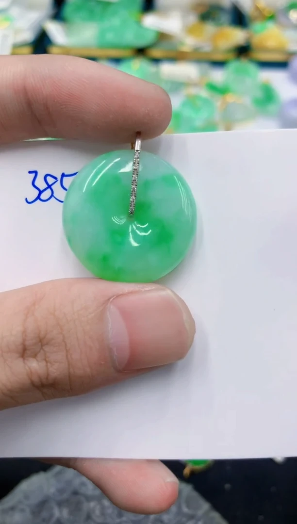 颈饰18K金镶嵌翡翠111111