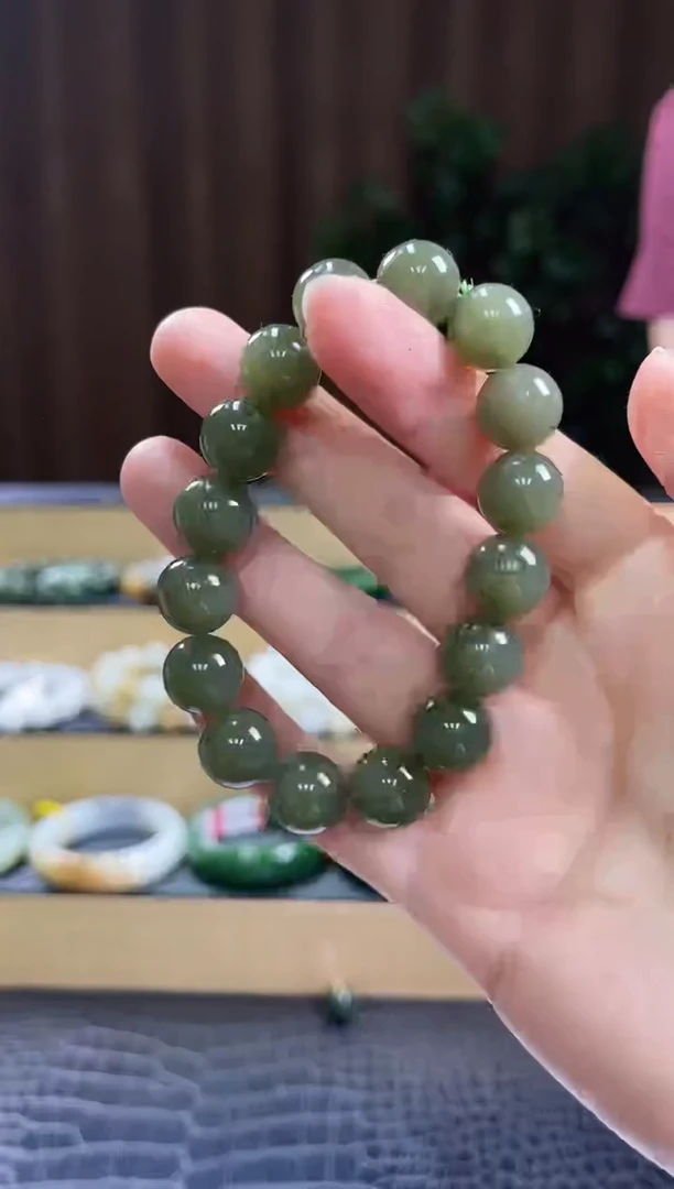 手串未镶嵌和田玉12mm左右