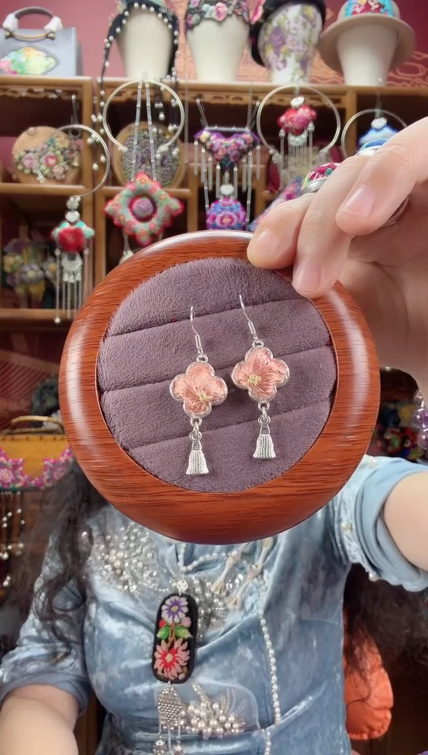 刺绣耳环81甜甜家