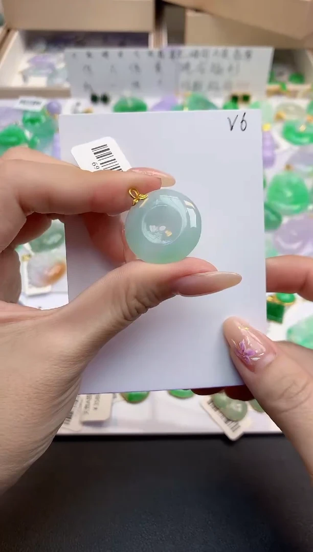 颈饰18K金镶嵌翡翠天然缅甸A货翡翠