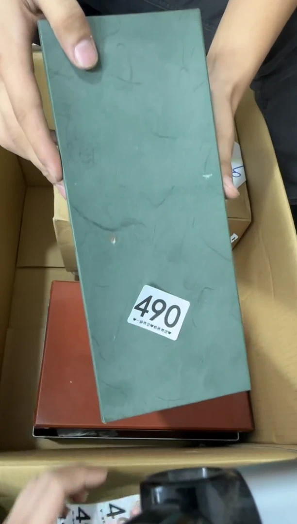 其他m****8490...中古产品谨慎参拍