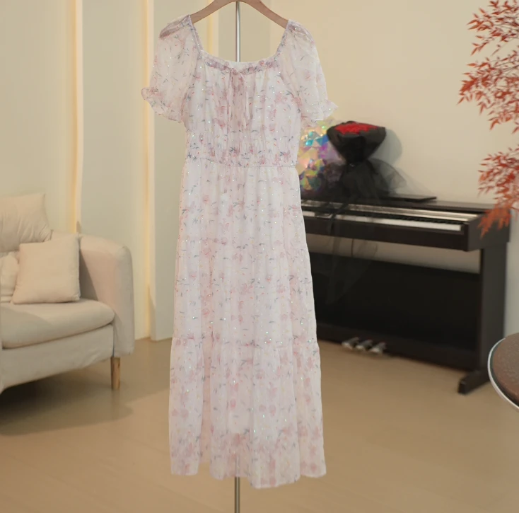 C85 ML系列亮片装饰精灵风松紧打揽碎花方领连衣裙