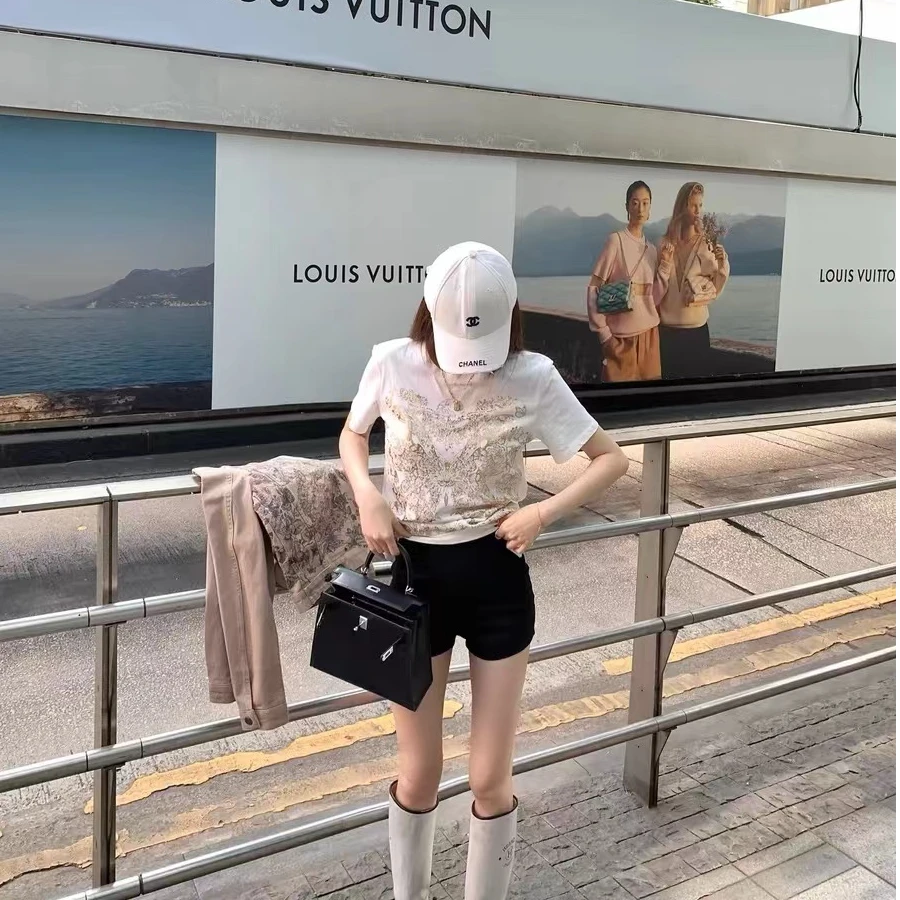春夏新品蝴蝶鎏金系列高级贵气短袖女