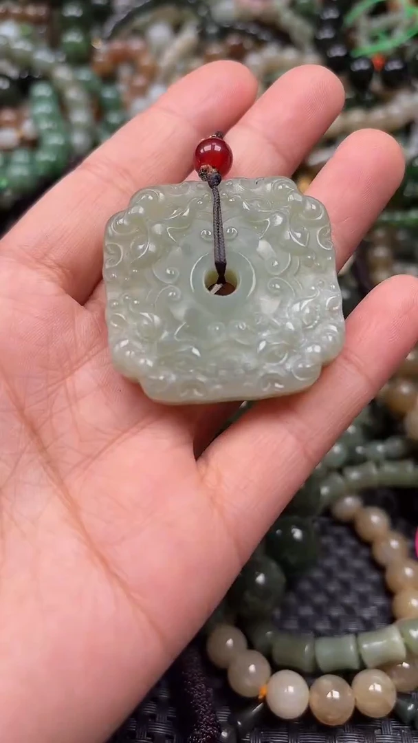 颈饰未镶嵌和田玉1