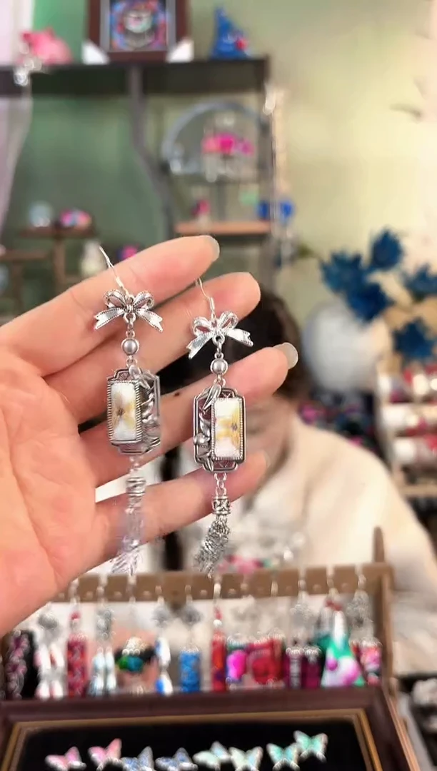 彩云南阁非遗老绣苗银饰品155