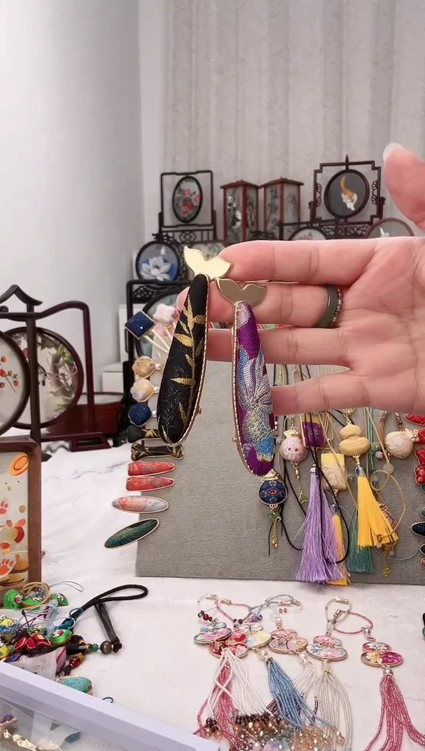 扇子苏绣作品手工小夹子