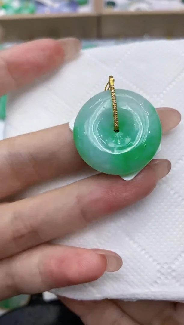 翡翠18K金镶嵌颈饰111111111