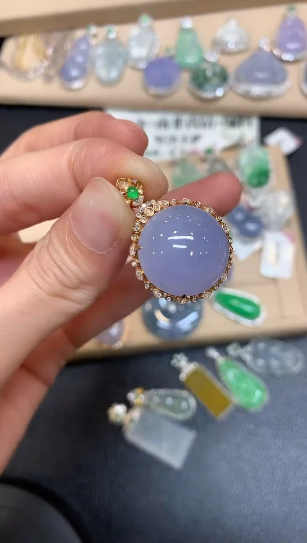 【闪购商品】翡翠颈饰18K金镶嵌蛋面【无服务费】