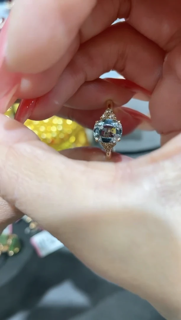 海蓝宝石戒指18K金镶嵌戒指