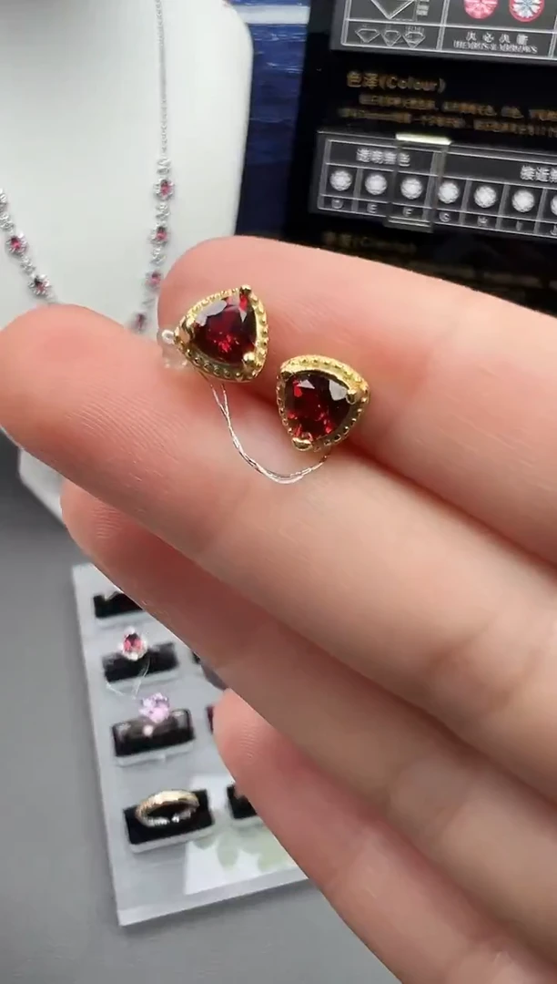 银S925镶嵌耳饰石榴石32