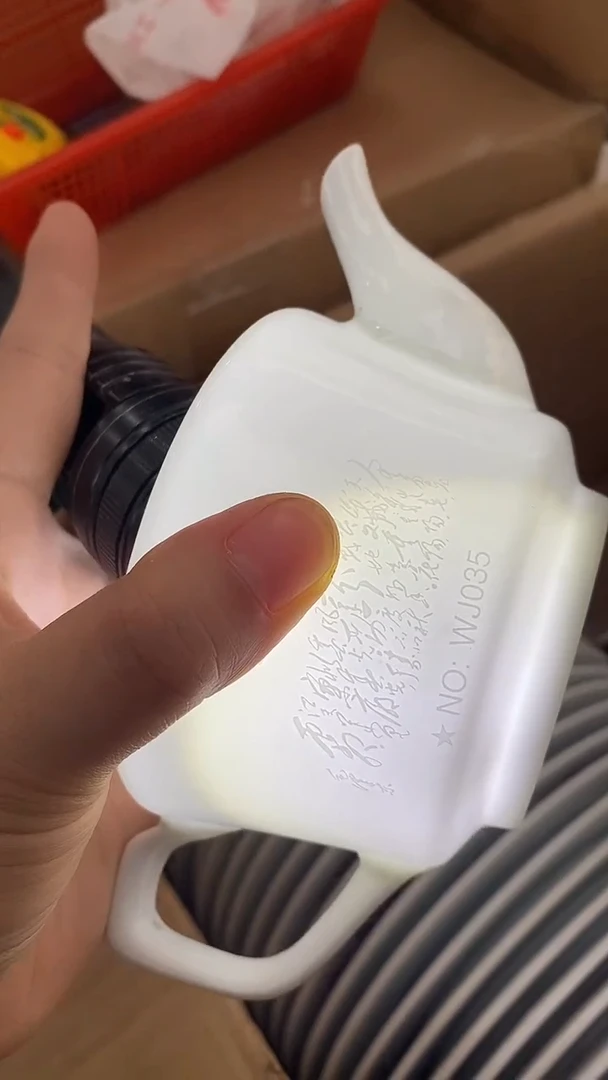 摆件纯白水果茶壶